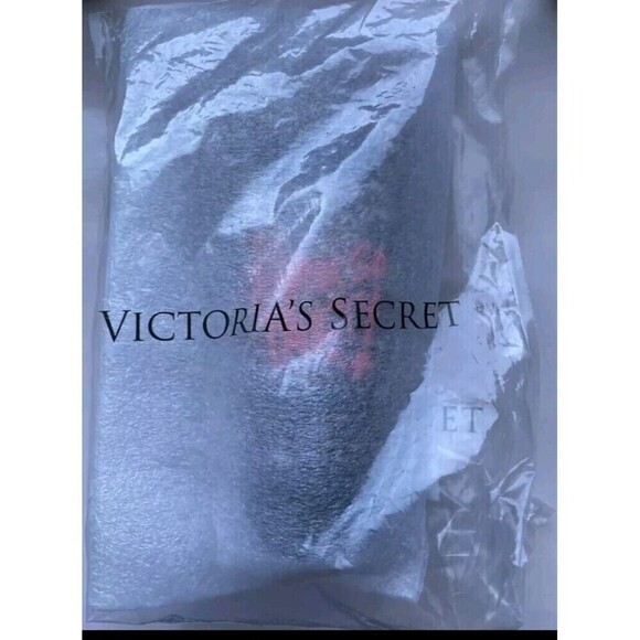 Victoria's Secret EAU SO PARTY Fragrance Lotion  6.7 OZ  Retired - Picture 3 of 3